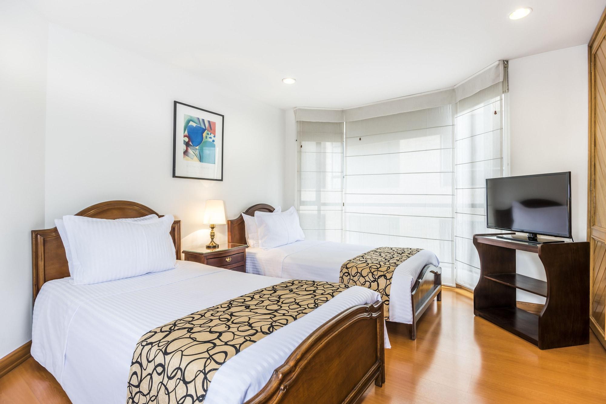 Apartahotel Travelers Fontana Plaza 4*