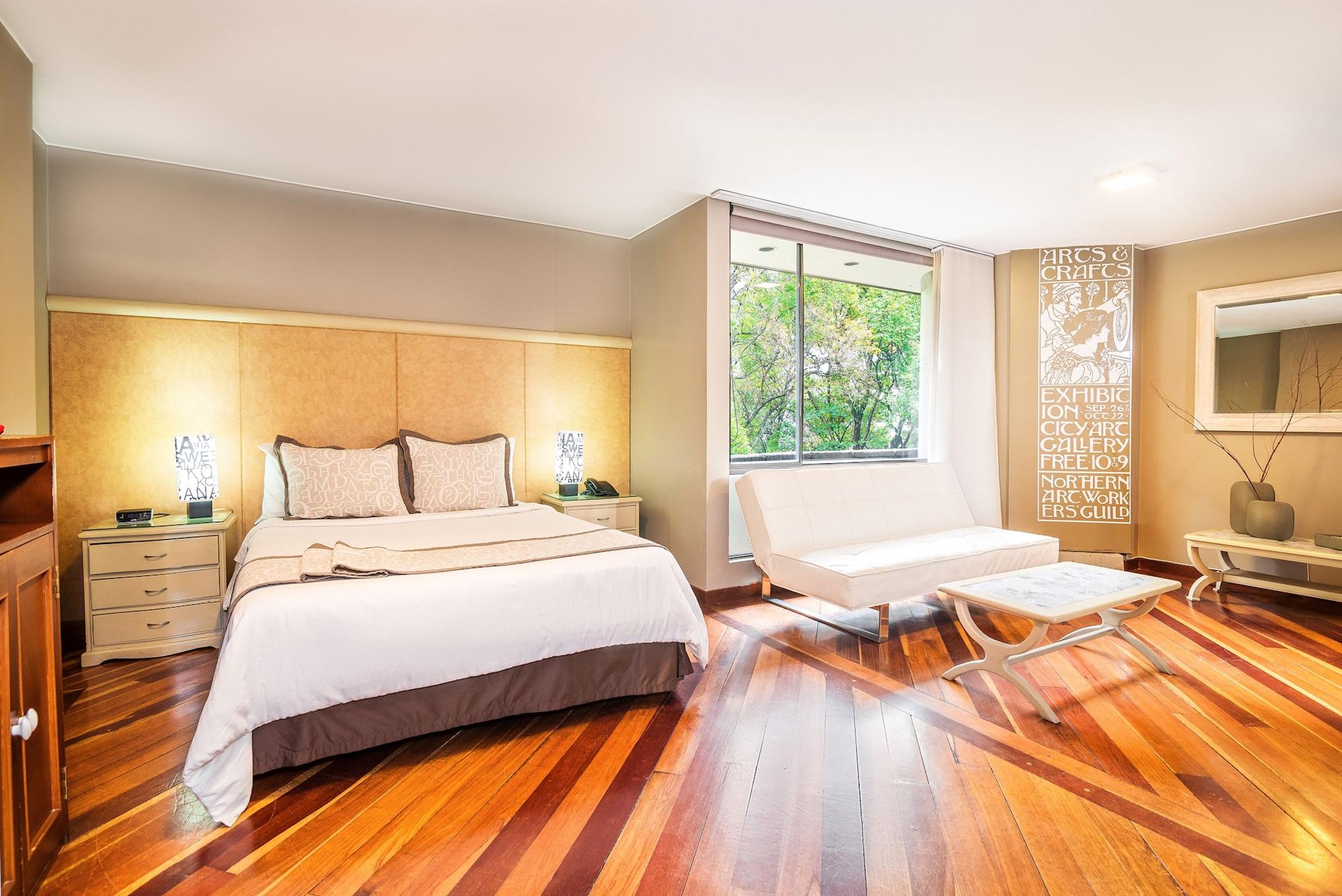 Lloyds Apartasuites Parque 93 Apartahotel
