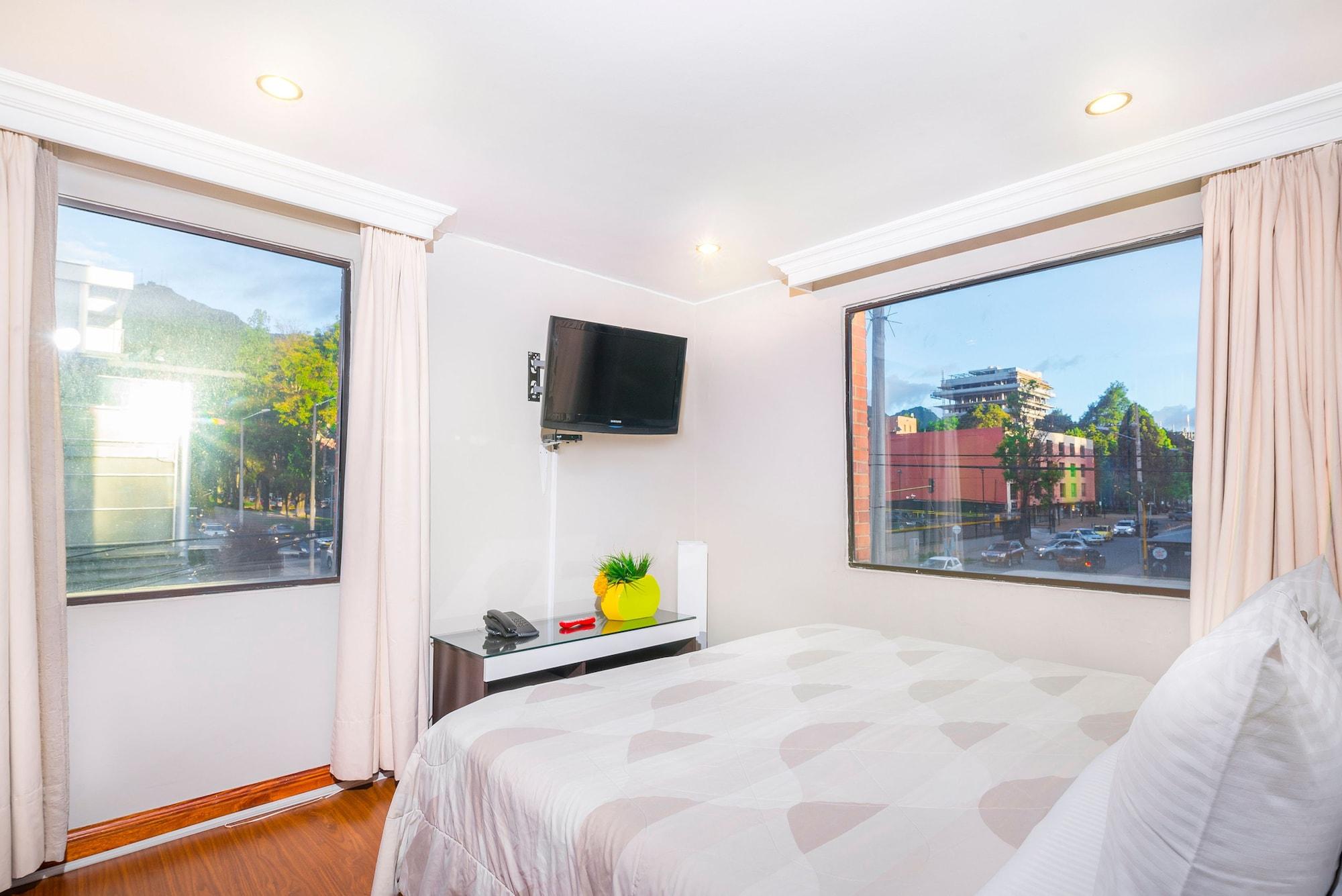 Apartahotel Lloyds Apartasuites Parque 93