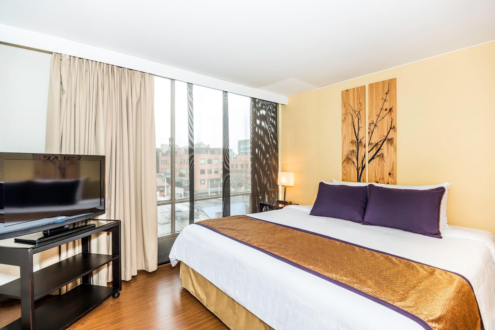 Lloyds Apartasuites Parque 93 Apartahotel