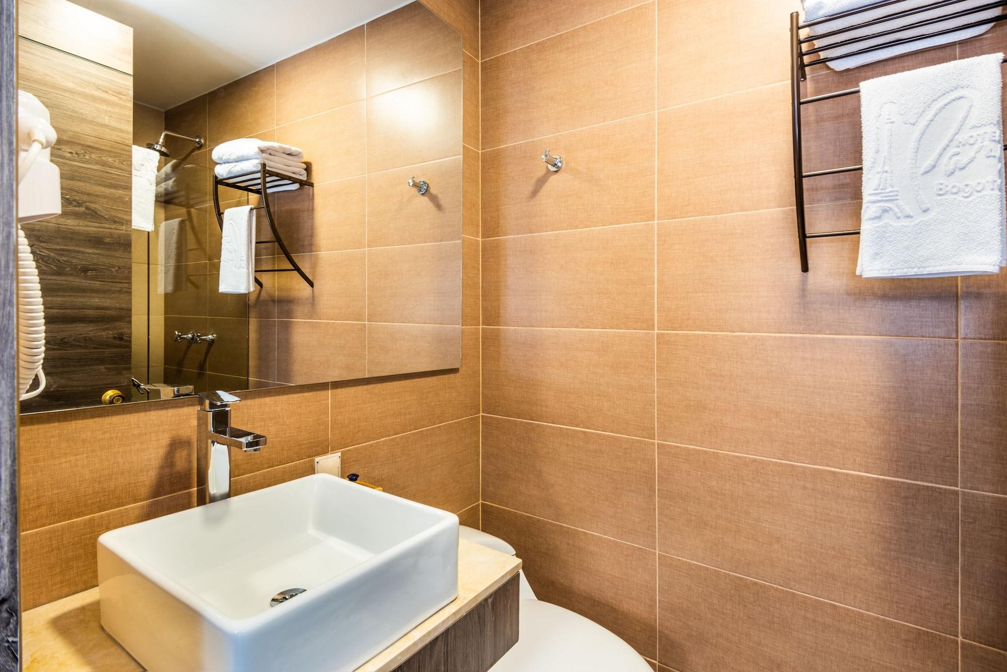Paris 3* Bogotá