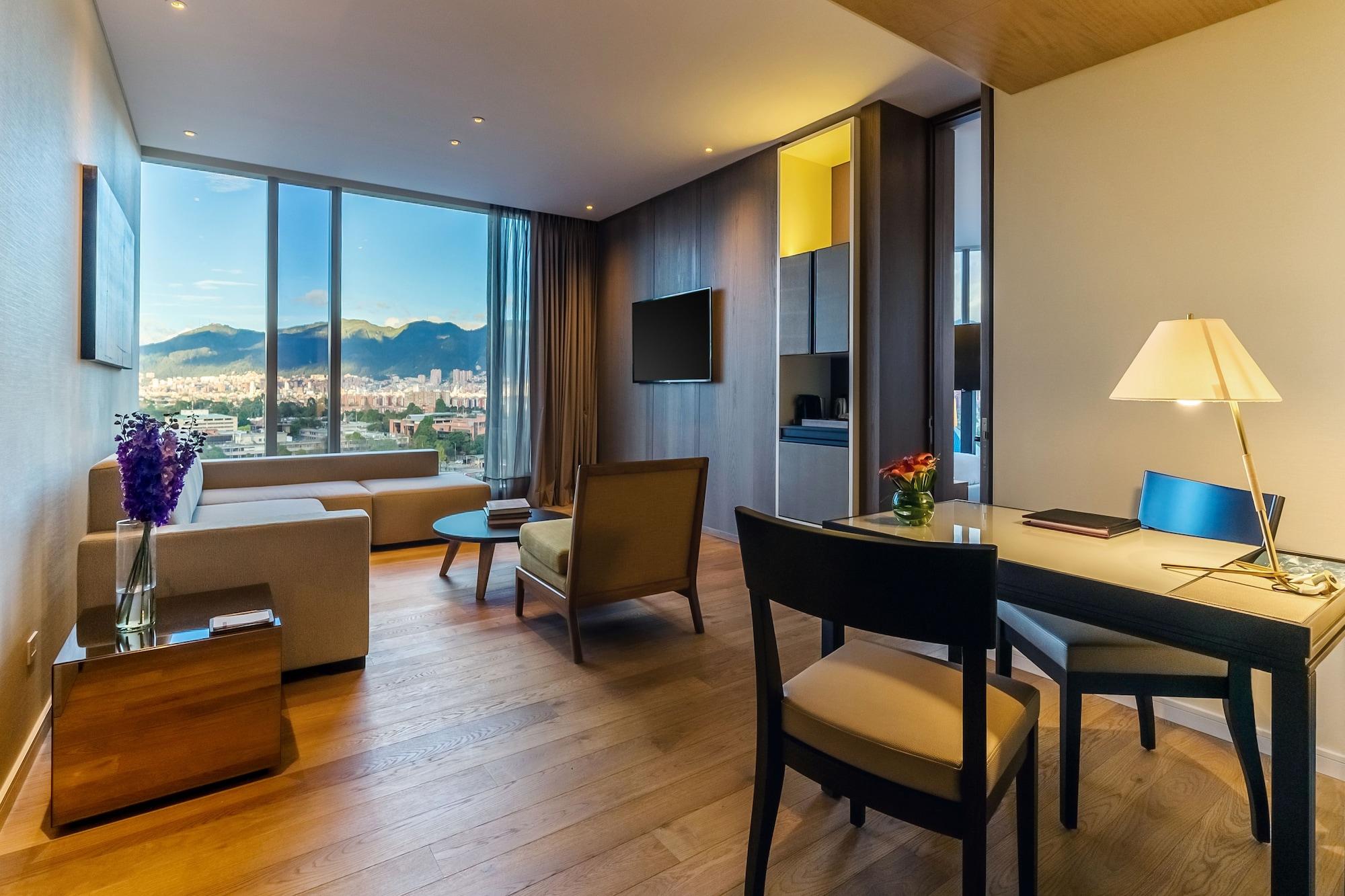 Grand Hyatt Hotel 5*