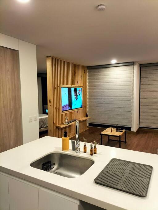 Modern In New Building. Apartamento *