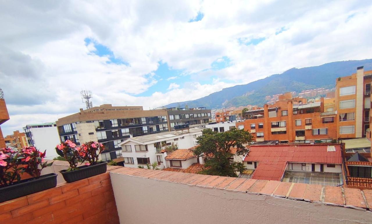 Amplia Baño Y Balcon Unicentro Norte Habitación en casa particular Bogotá