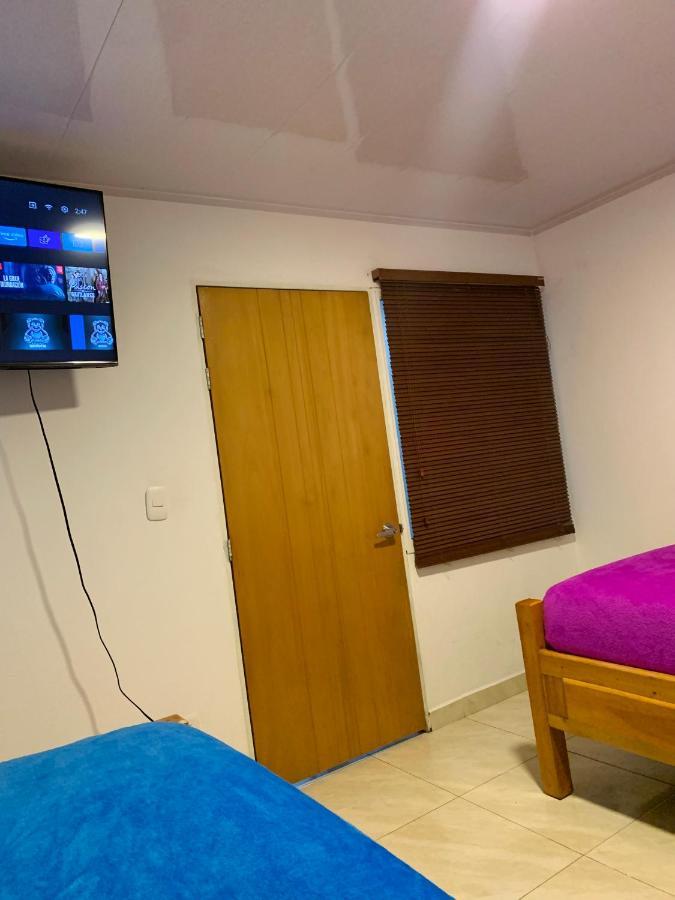 Habitación Cercana Al Aeropuerto Pensión *
