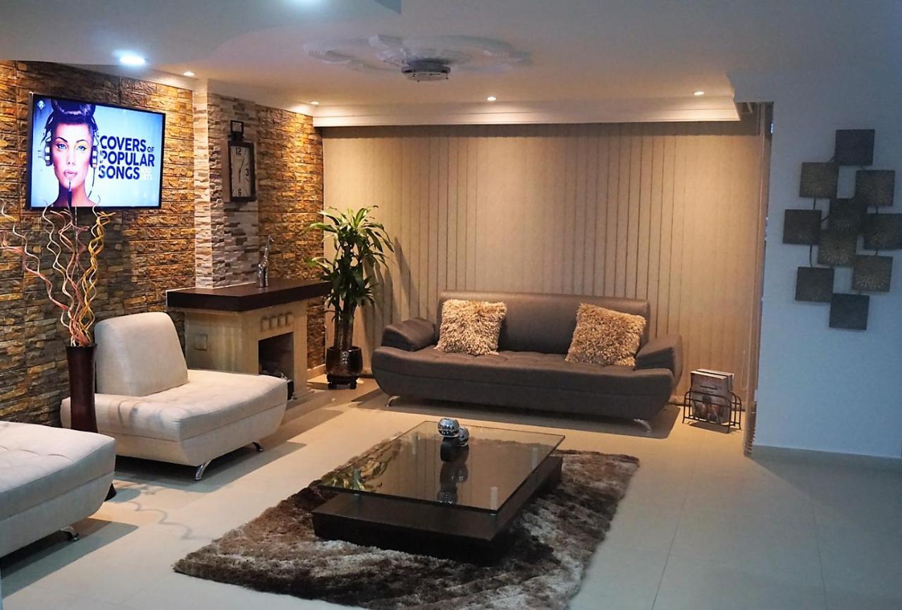 Hotel Ayenda Cgh Airport 3*