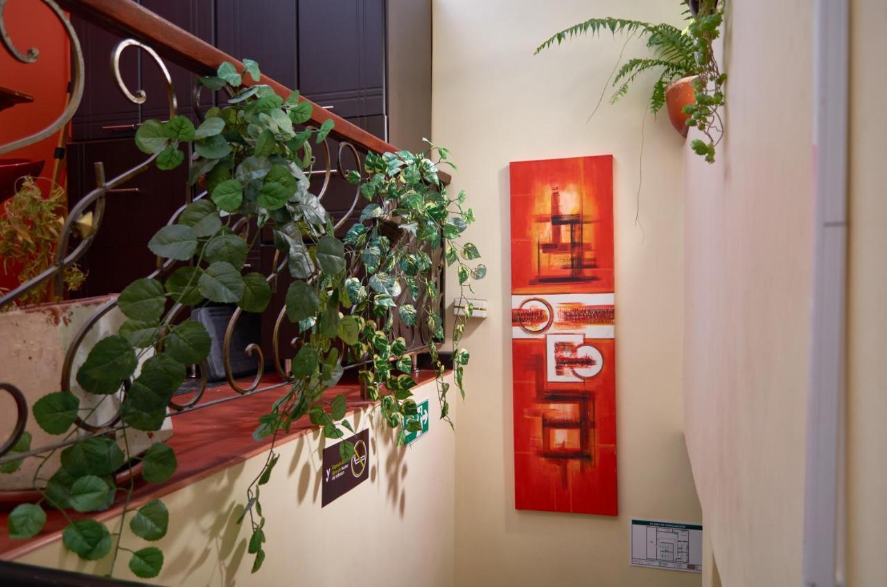 Hotel Alojate In