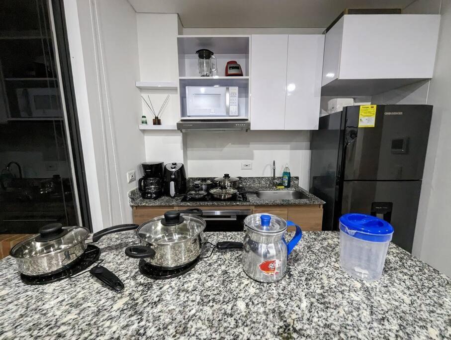 Hermoso Loft En Unicentro, Batan, Clinica Reina Sofia! Apartamento