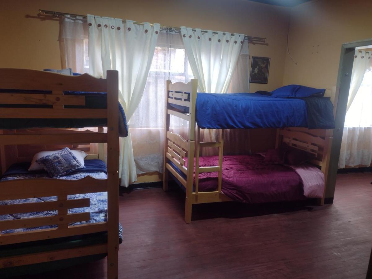 Hospedaje Casa Rojas