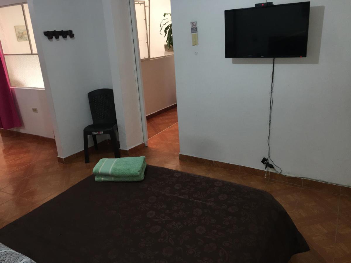 Dorado Airport Rooms&apartments Habitación en casa particular