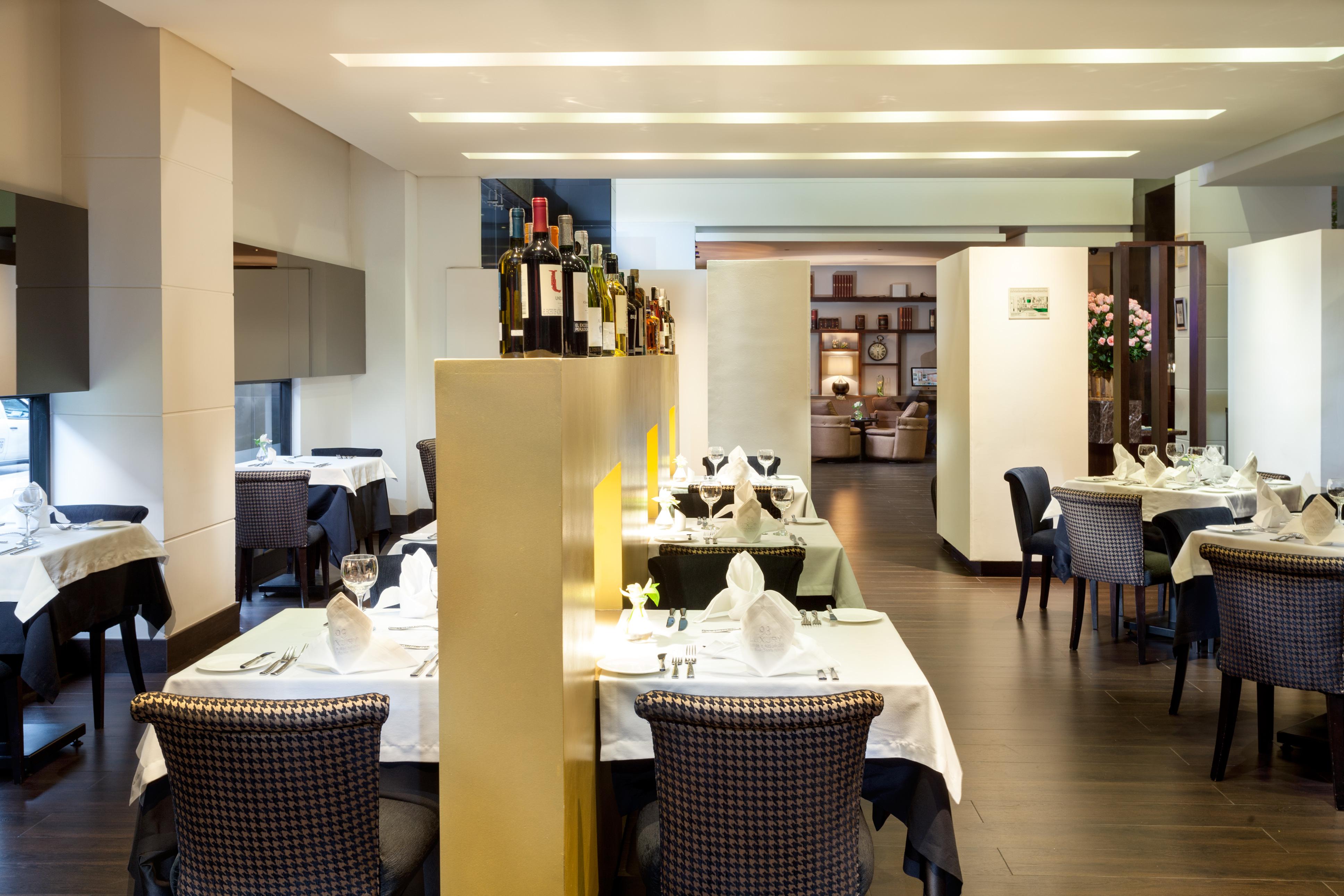 93 Luxury Suites&residences Apartahotel