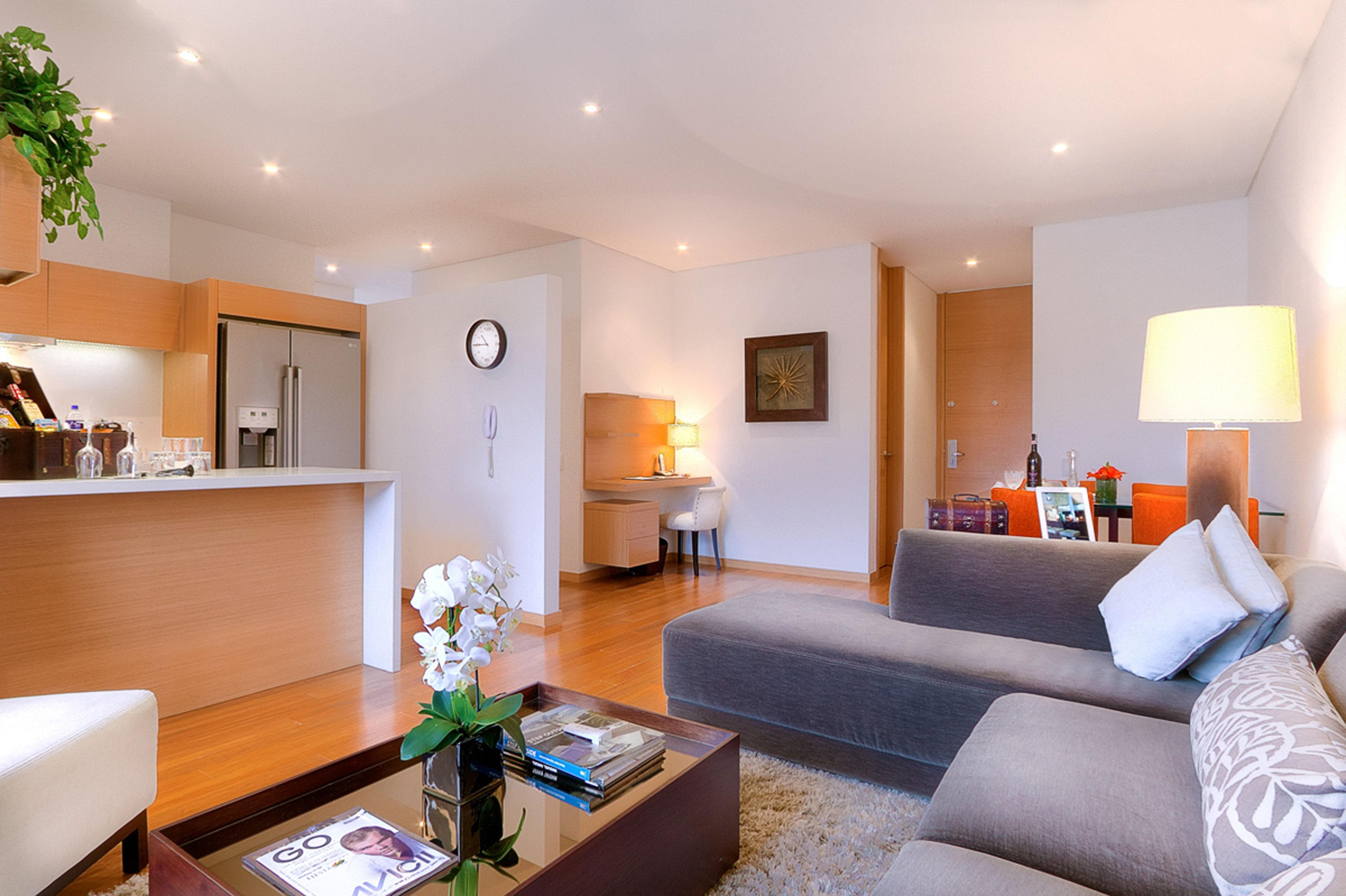 93 Luxury Suites&residences Apartahotel