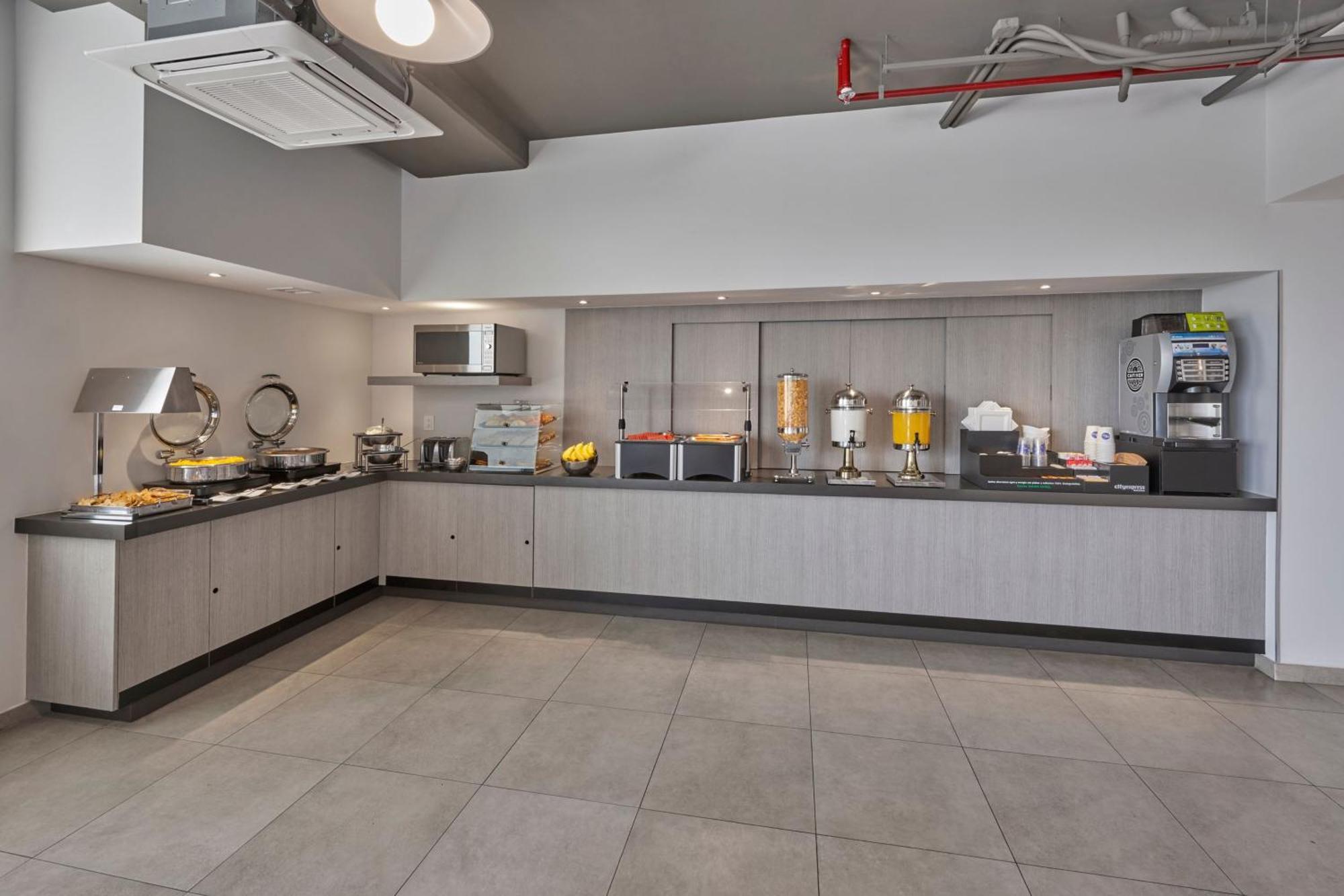 Express Junior By Marriott Aeropuerto 3*