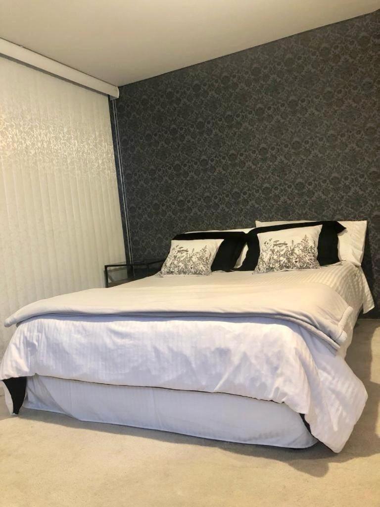 Lejos De Tu Hogar? Aqui Te Sentiras A Gusto. Habitación en casa particular *