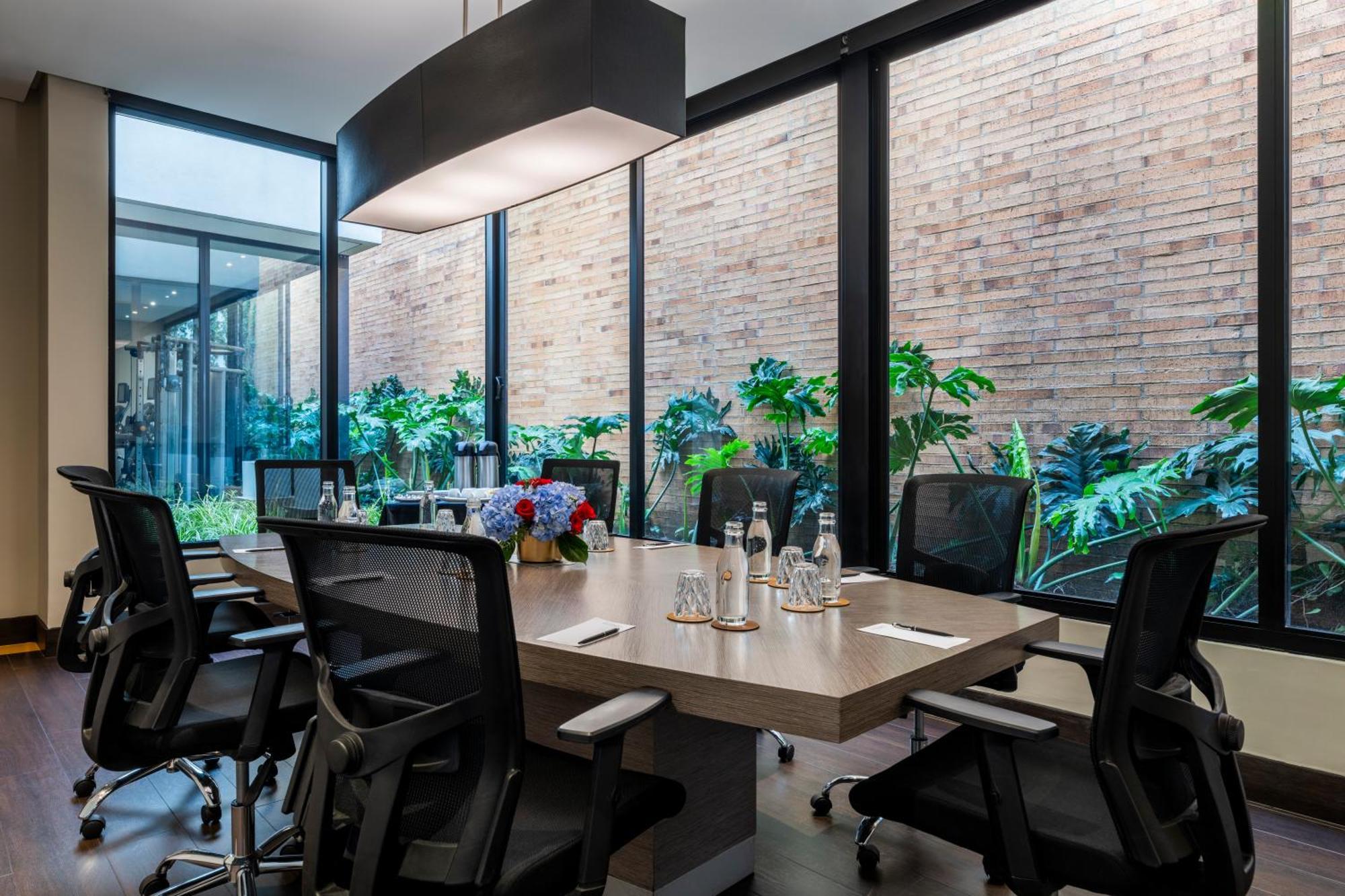 93 Luxury Suites&residences