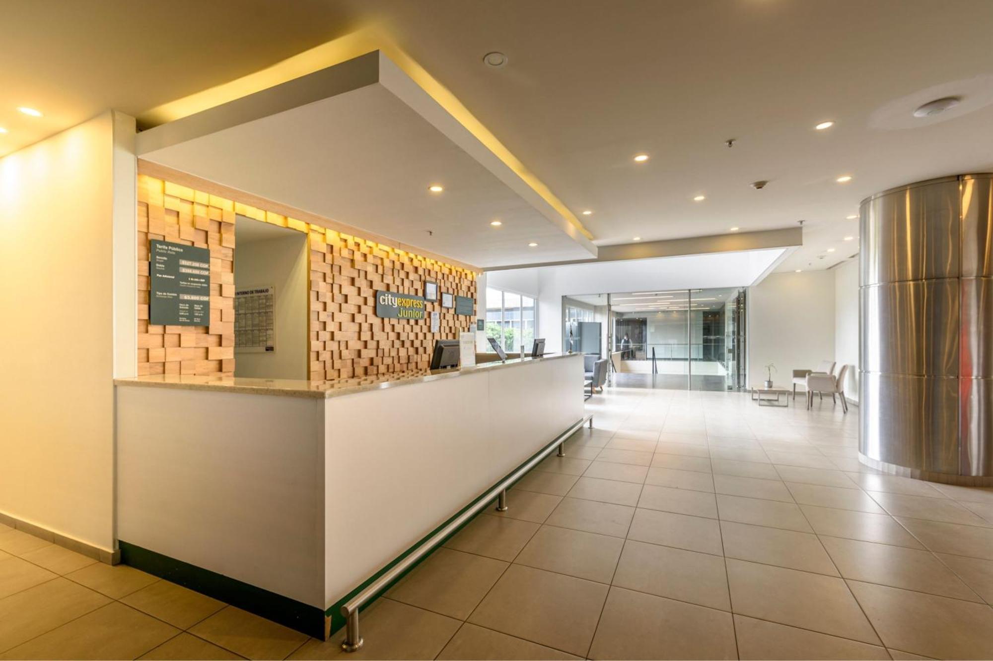 Express Junior By Marriott Aeropuerto 3* Bogotá