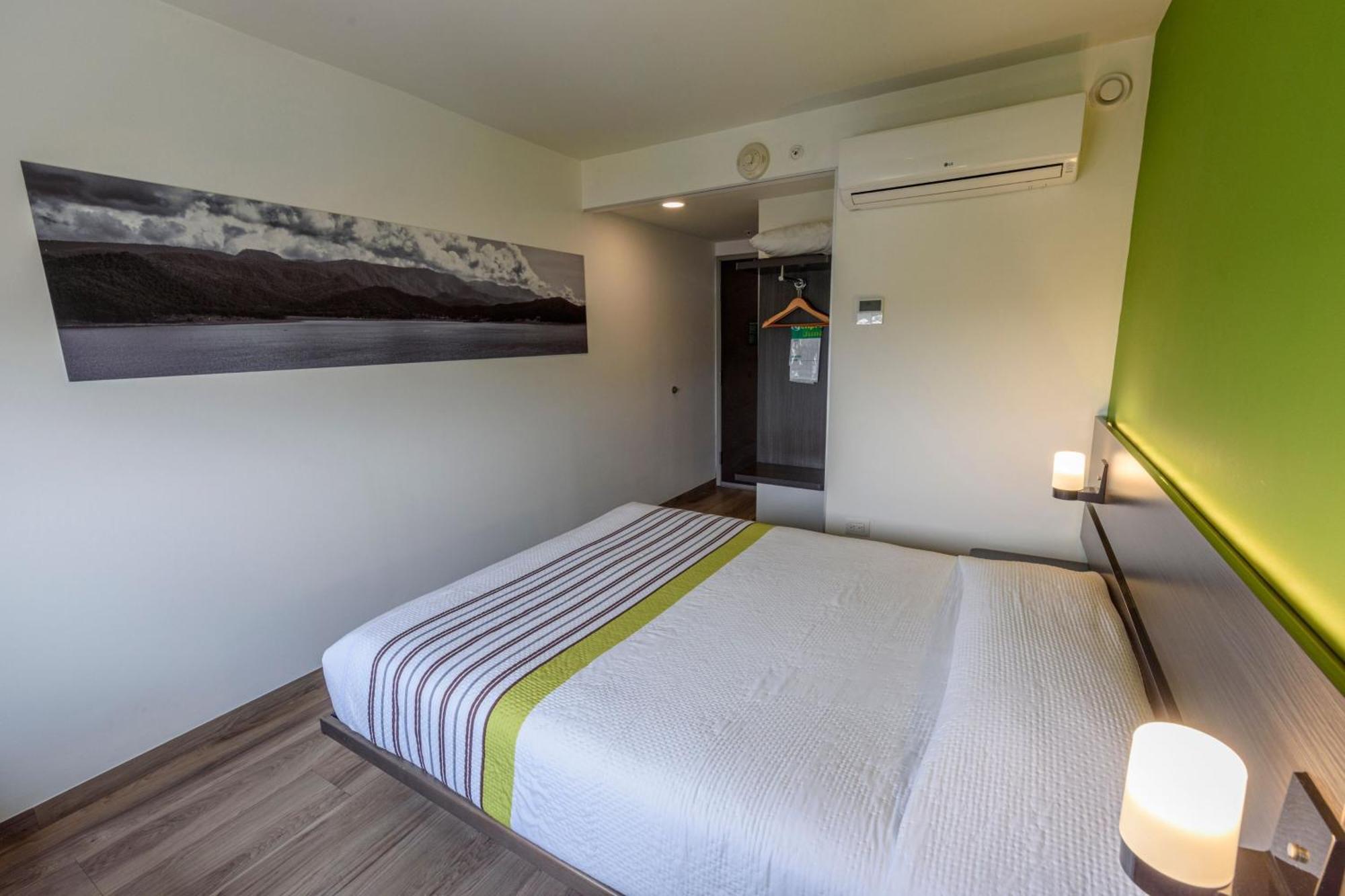 Express Junior By Marriott Aeropuerto Hotel Bogotá