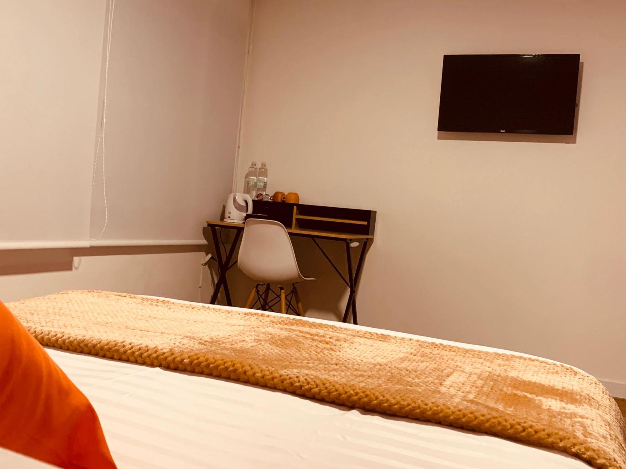 Hostal Casa Creazzo 62 - Movistar Arena *