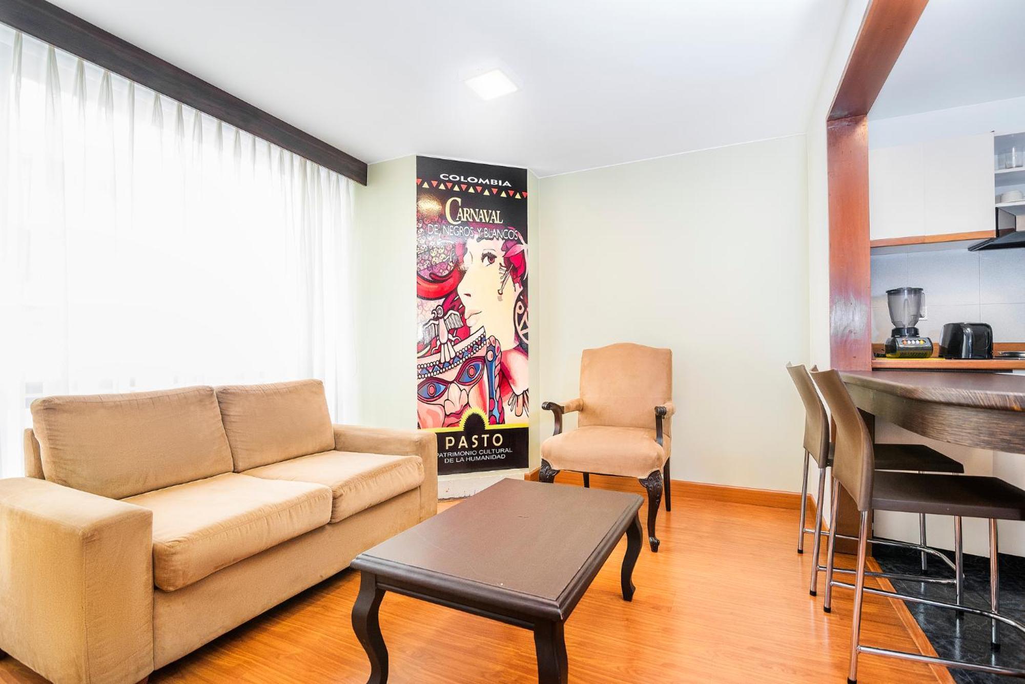 Lloyds Apartasuites Parque 93 Apartahotel 4*