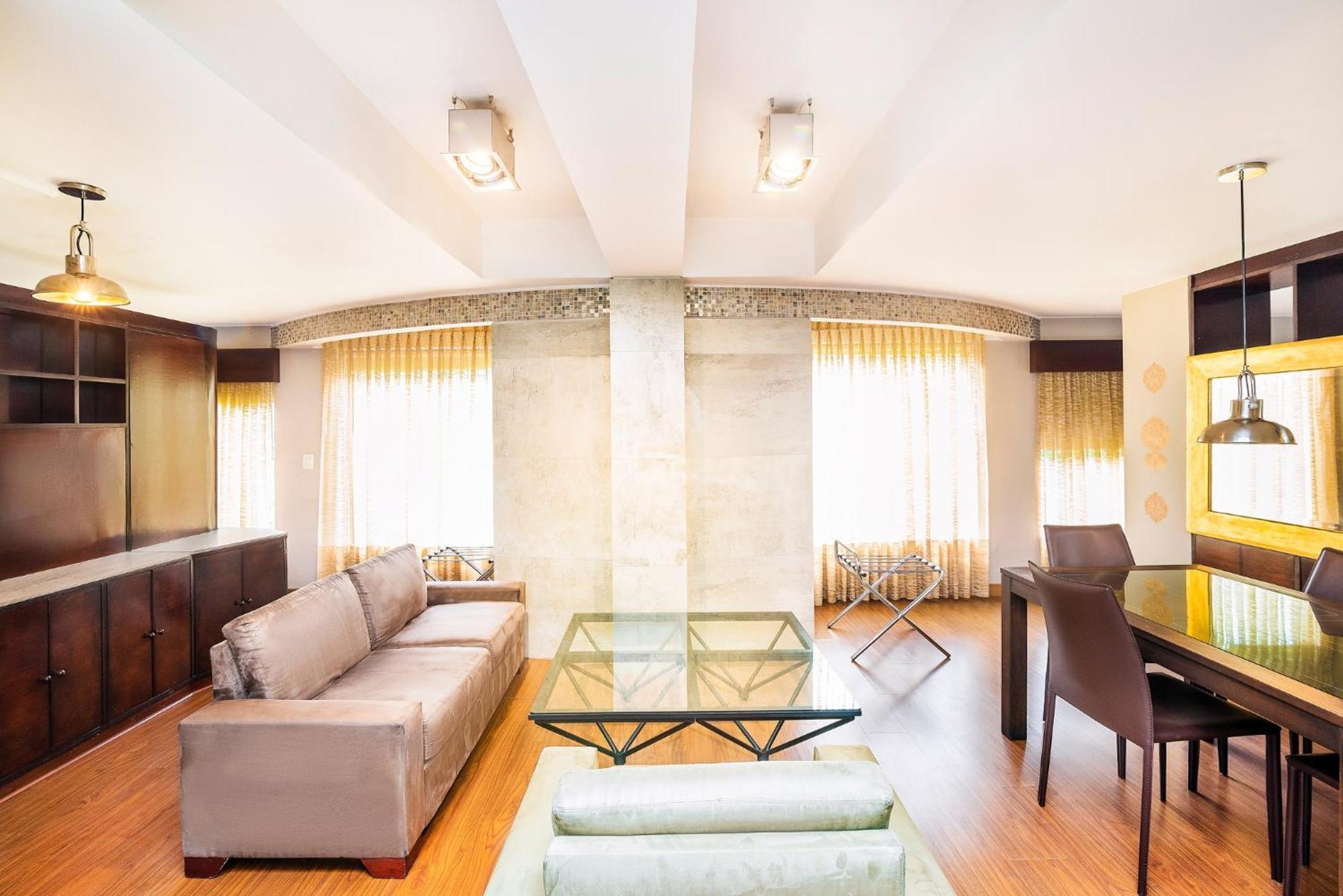 Apartahotel Lloyds Apartasuites Parque 93