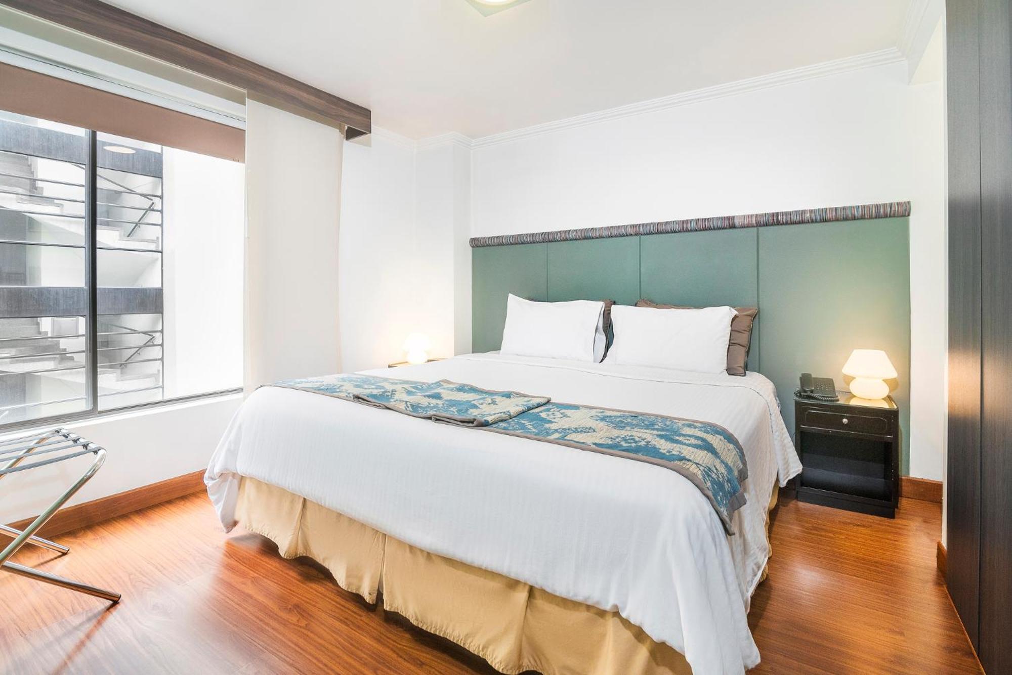 Lloyds Apartasuites Parque 93 Apartahotel 4*