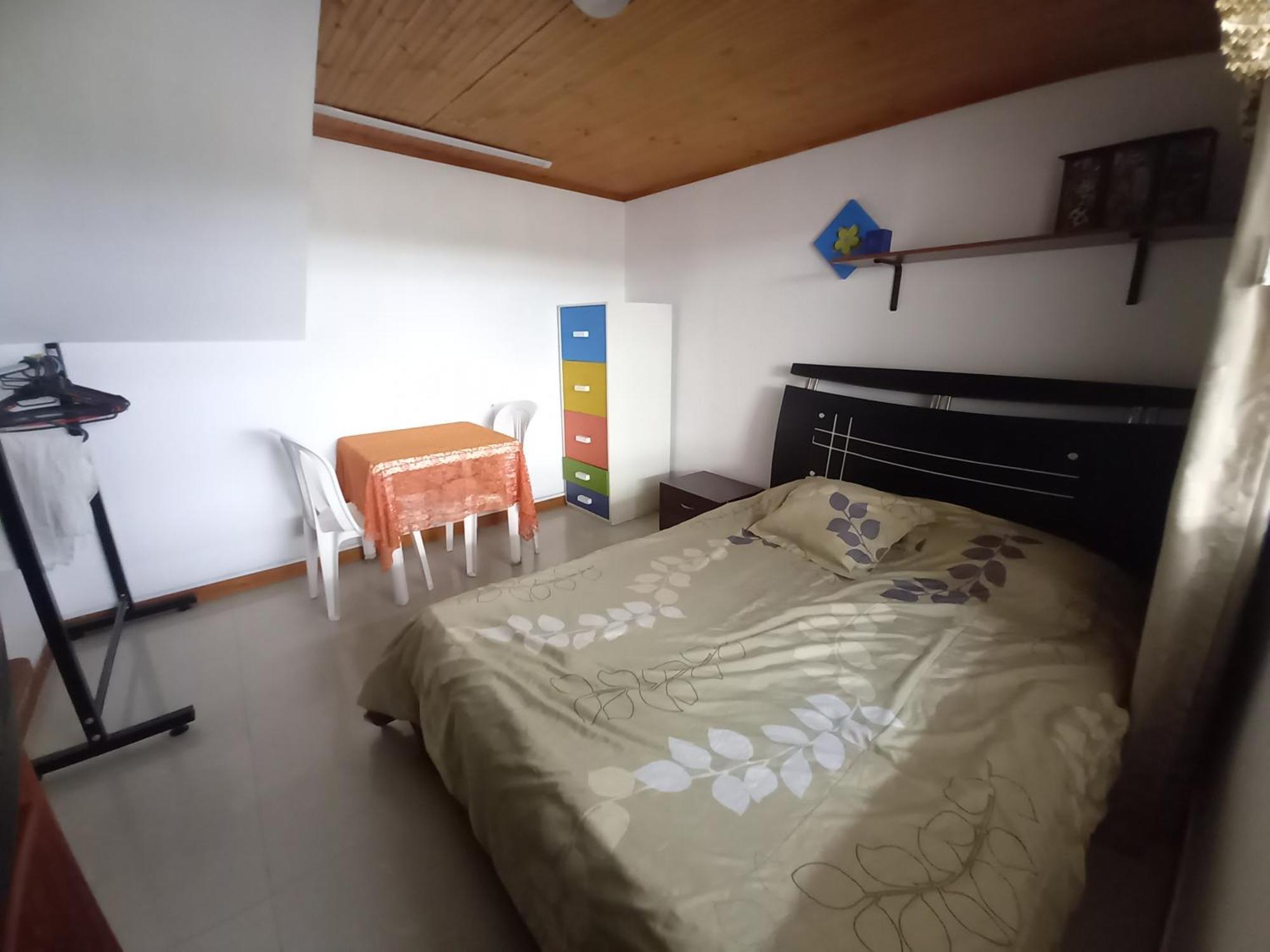 Amplia Casa Familiar Habitación en casa particular Bogotá