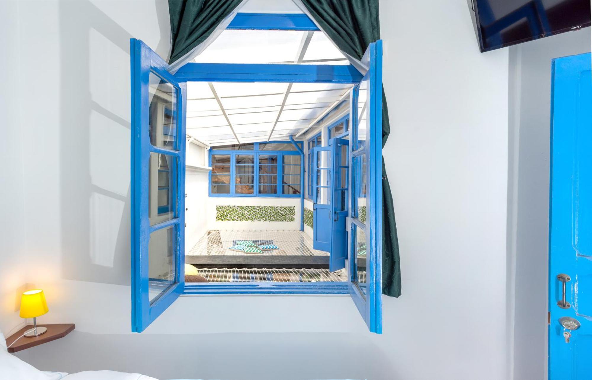 Granada Hostal *