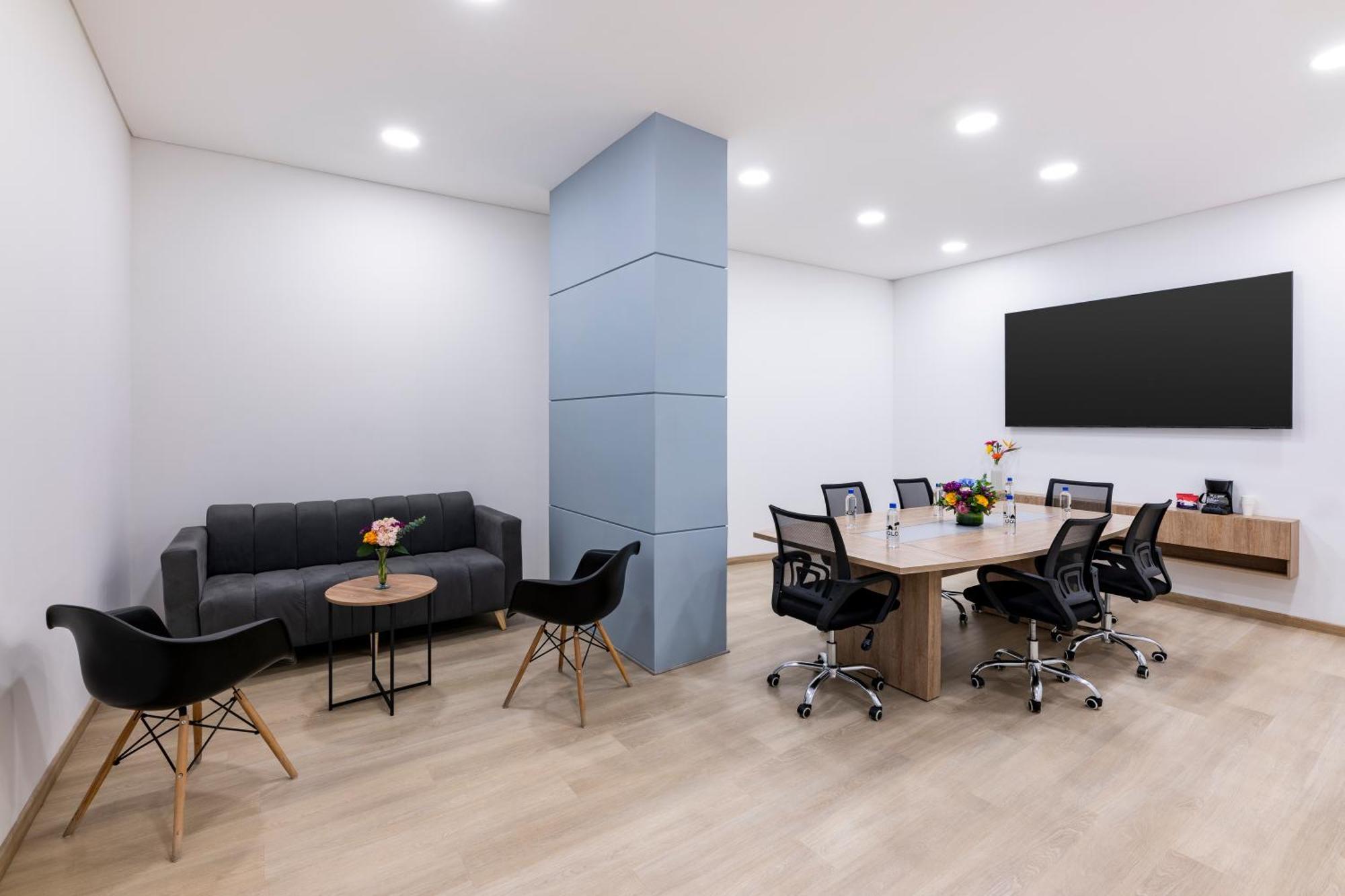 Modern Loft In 85 St *