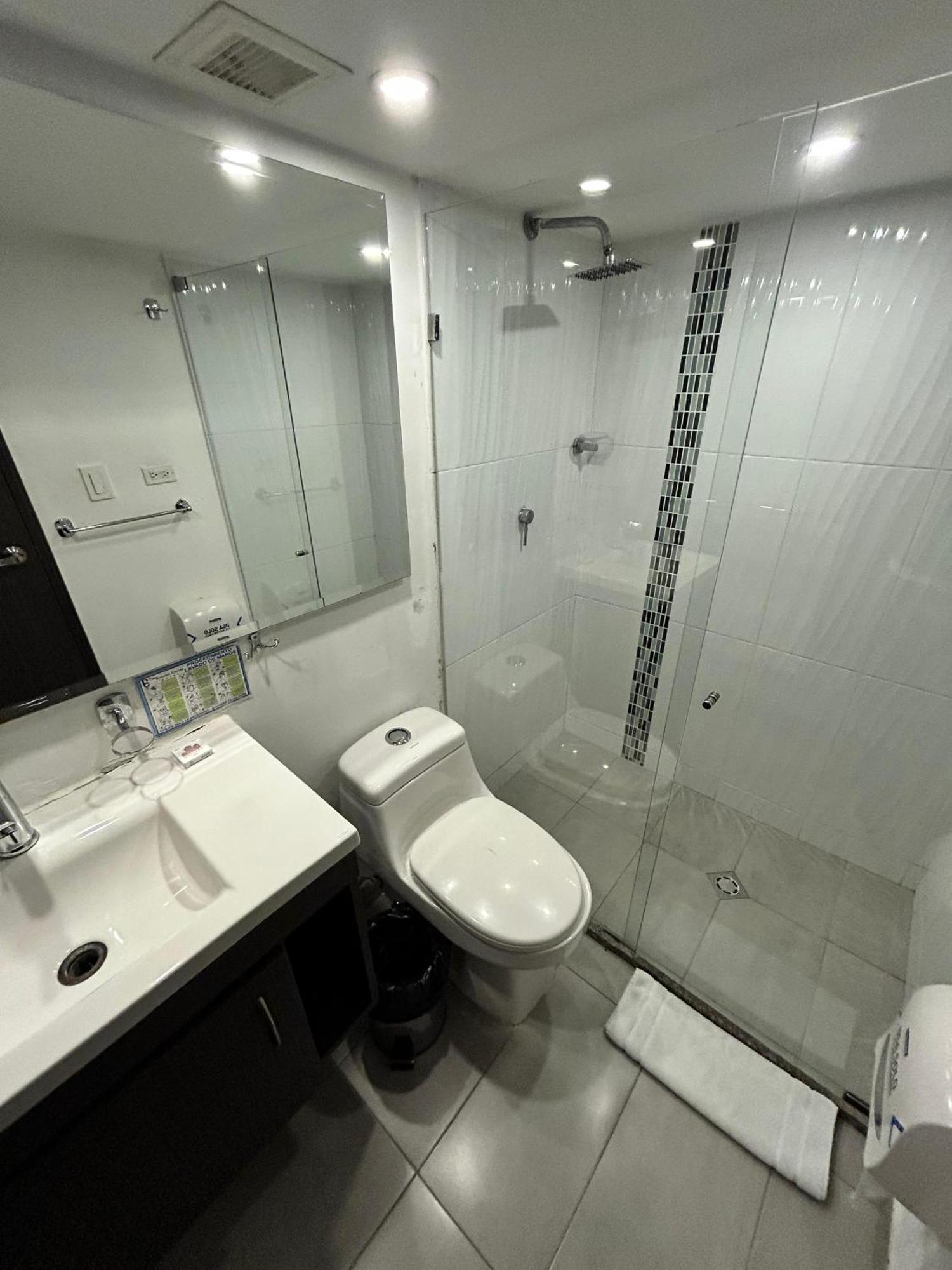 Aw Serenity Ferial Hotel