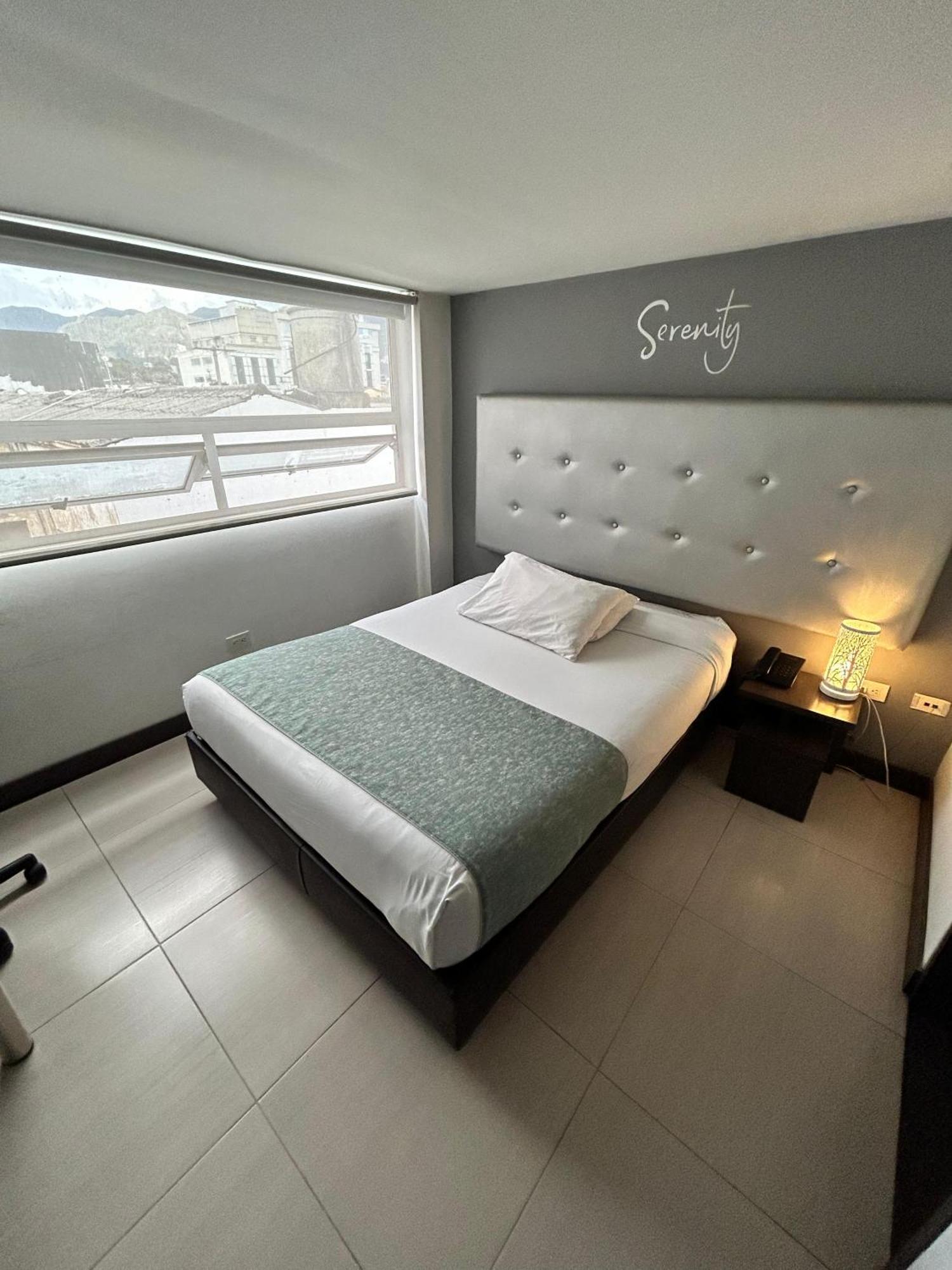 Hotel Aw Serenity Ferial