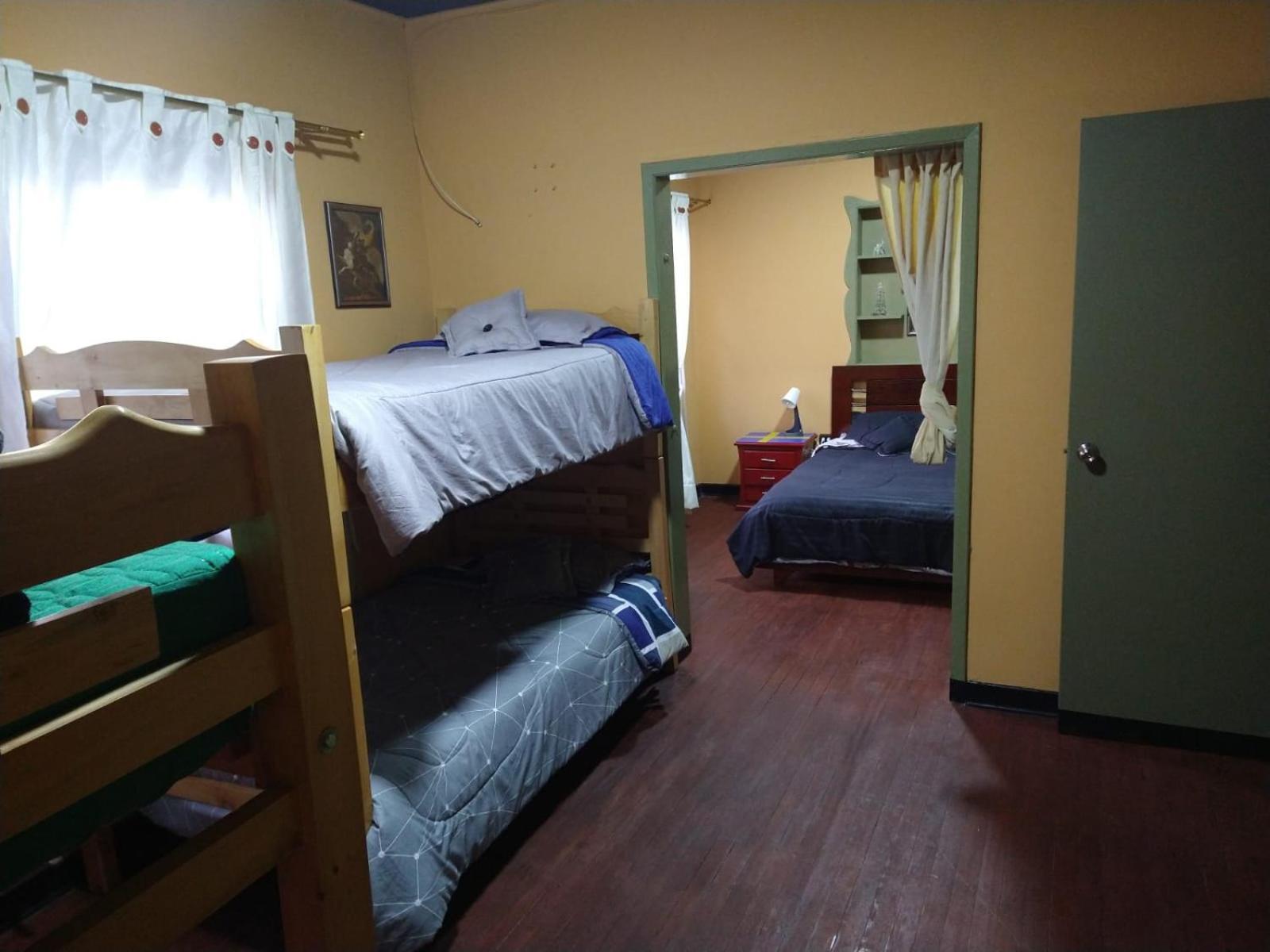 Hospedaje Casa Rojas