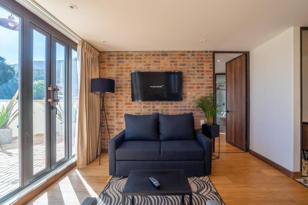 Stylish 2 Masters With Patio And View Apartamento
