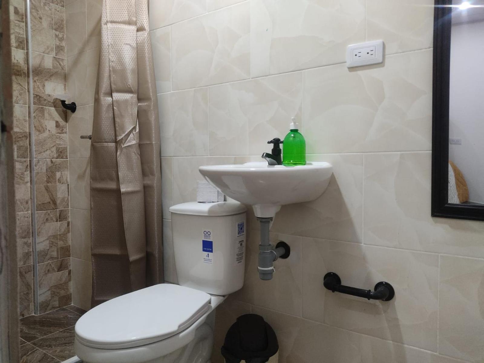 Con Bano Privado 2 Pensión Bogotá
