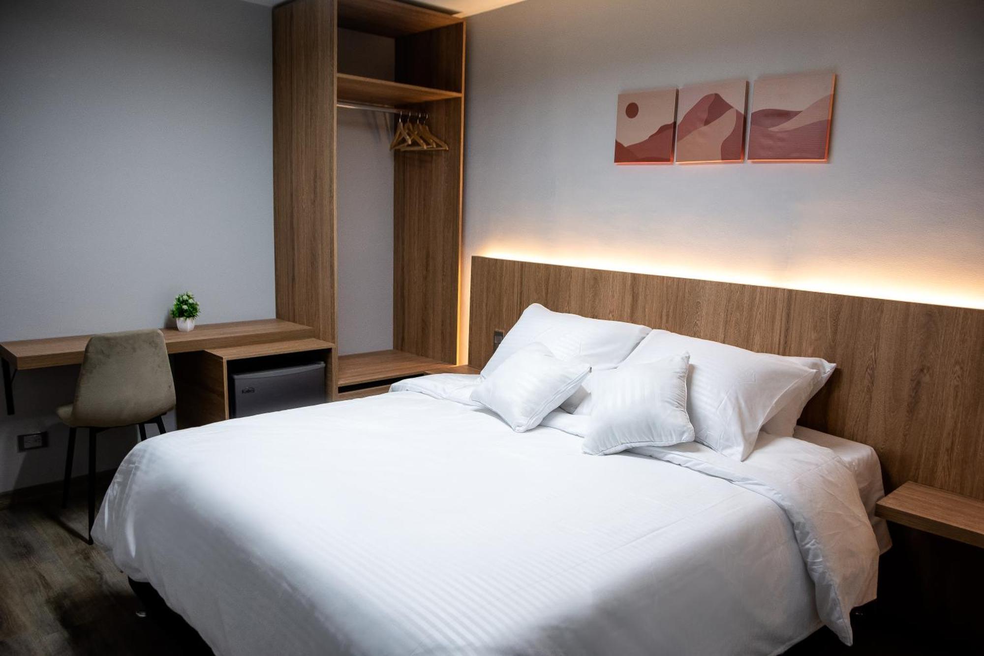 Hotel Aerosuites 3*