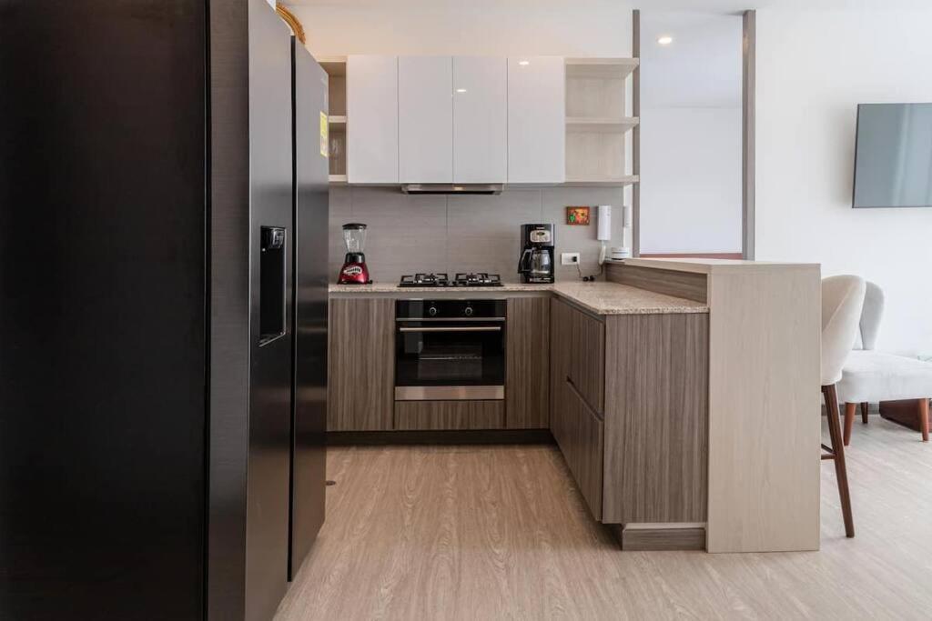 2bd Near Country Club & Unicentro 45