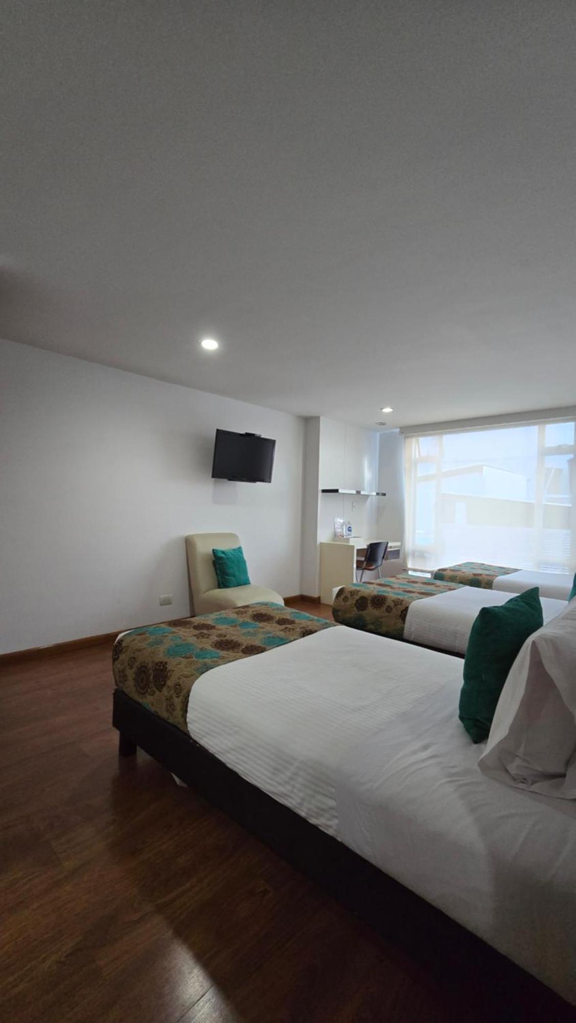 Hotel Castellana 100