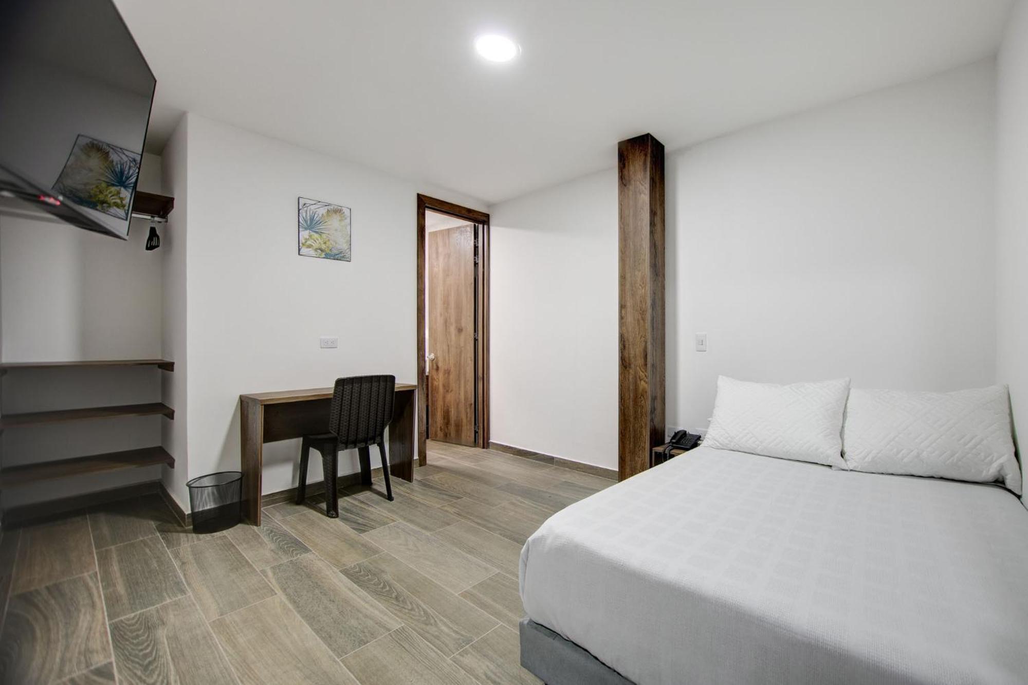 Xliving Host And Hotel