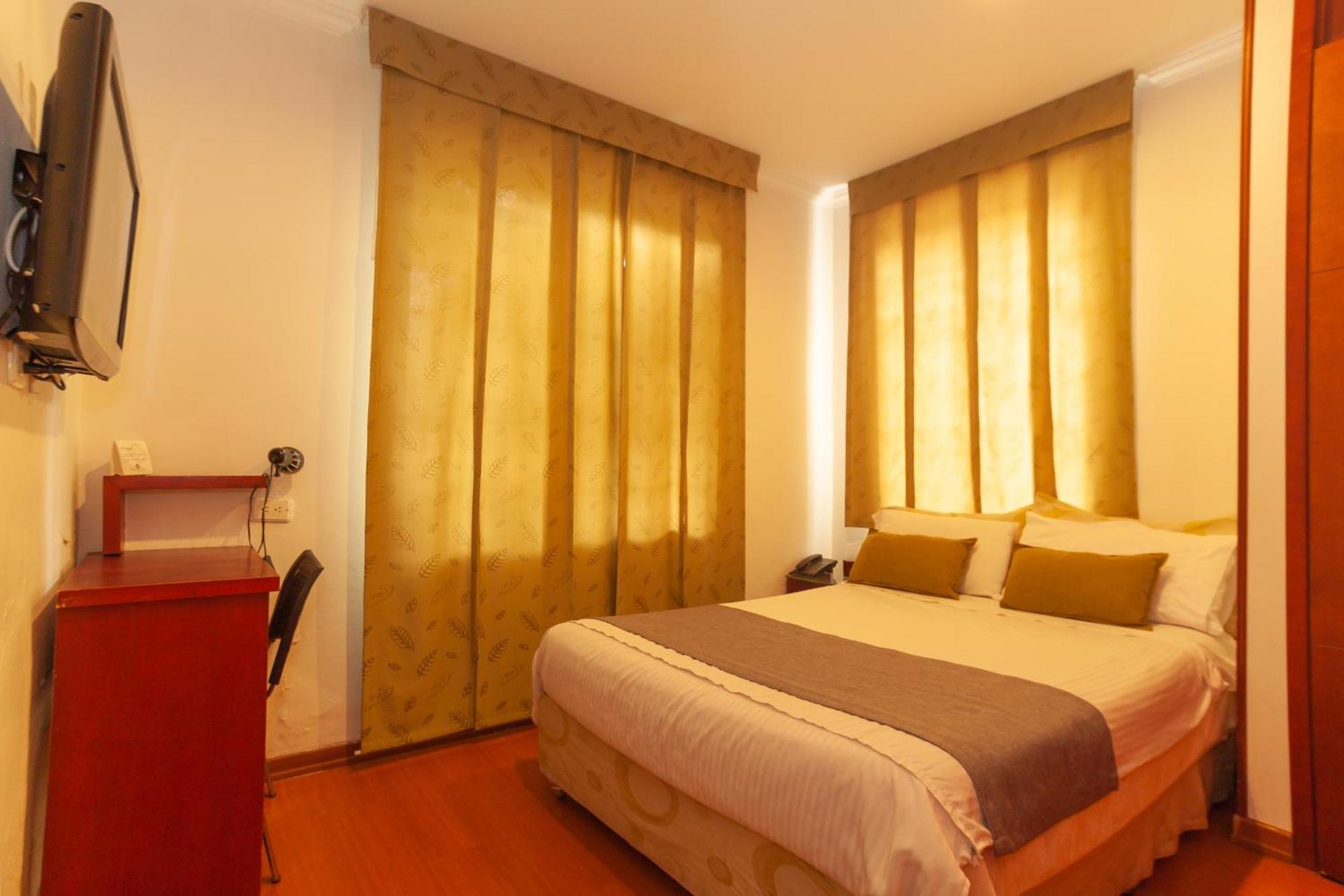 Apartasuites Plaza Antigua *