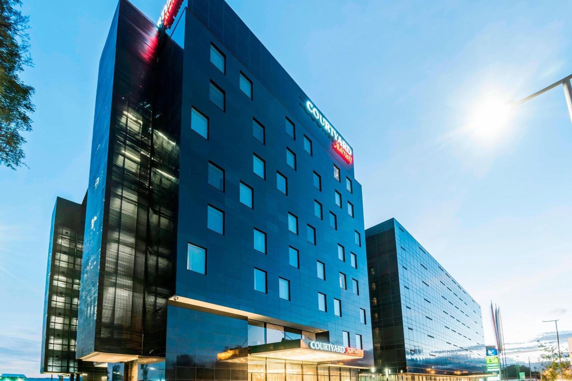 Courtyard By Marriott Airport Bogotá