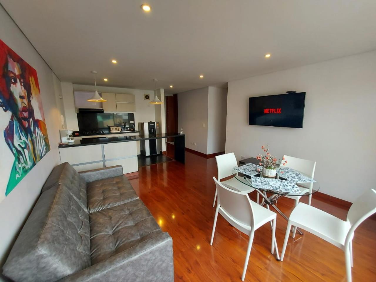 And Apartahotel