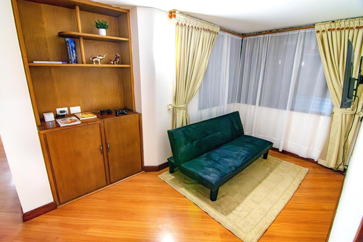 Сasa de vacaciones Huge Colonial House With Chimney, Luxury In The Exclusive Town In Bogotá