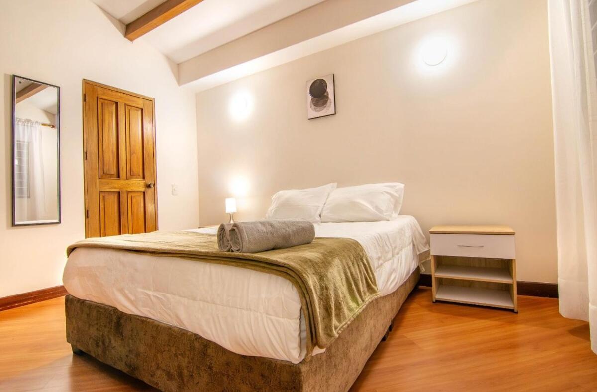 Huge Colonial House With Chimney, Luxury In The Exclusive Town In Сasa de vacaciones