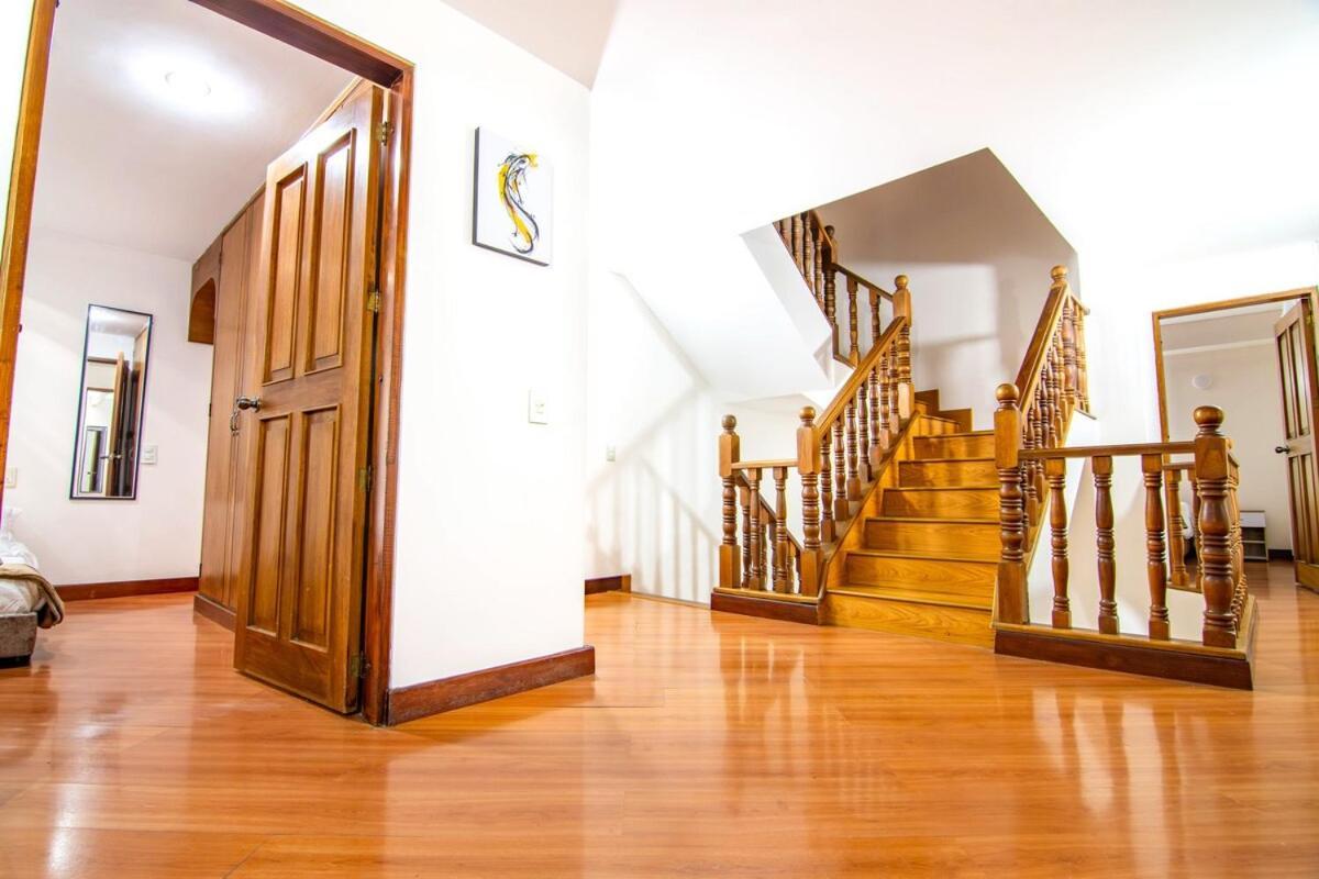 Huge Colonial House With Chimney, Luxury In The Exclusive Town In Сasa de vacaciones