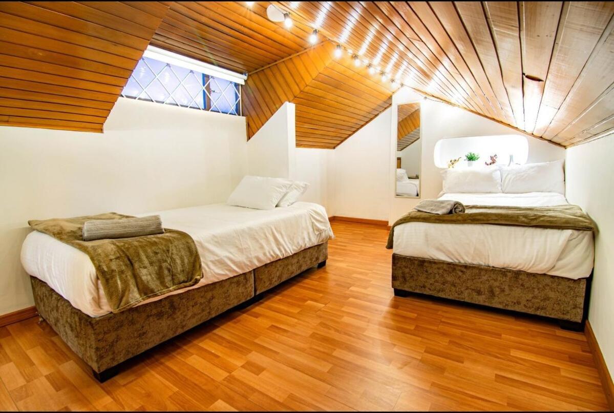 Huge Colonial House With Chimney, Luxury In The Exclusive Town In * Bogotá