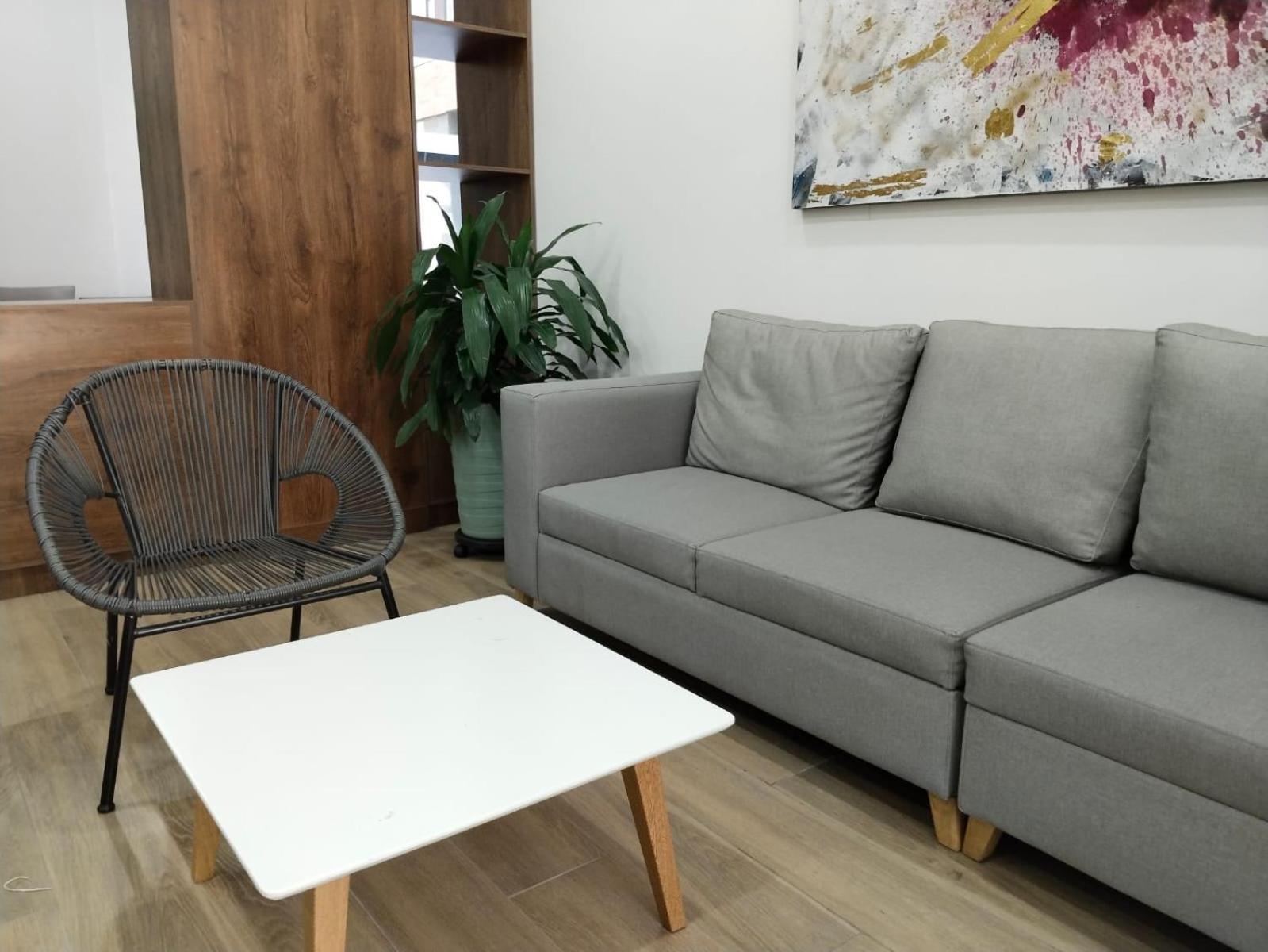Apartamento Con Piscina 820 *