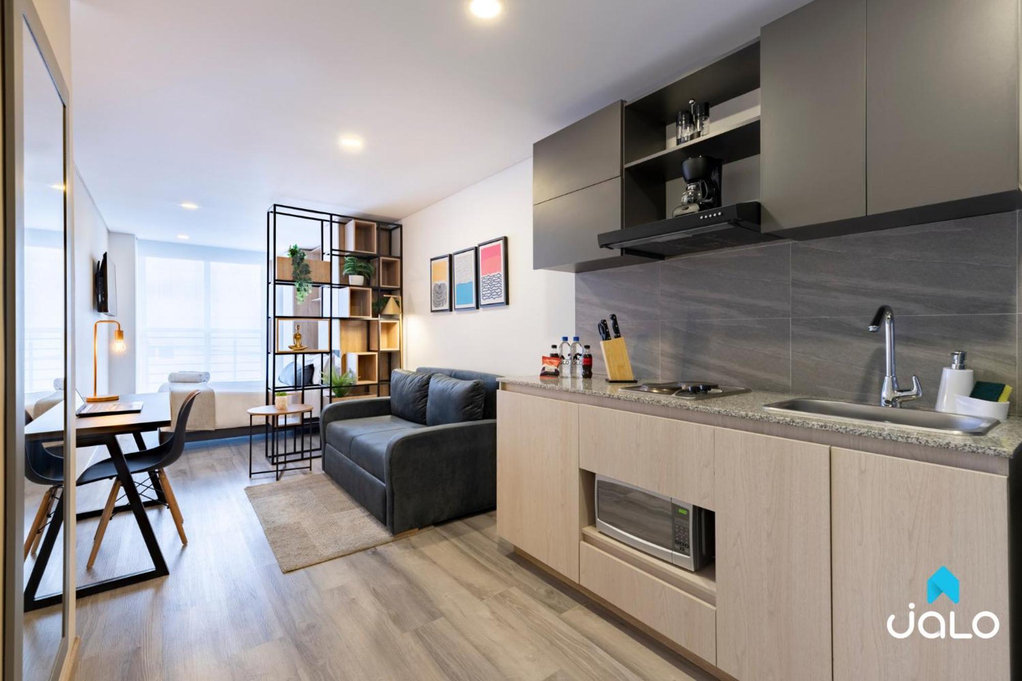 Modern Loft In 85 St *