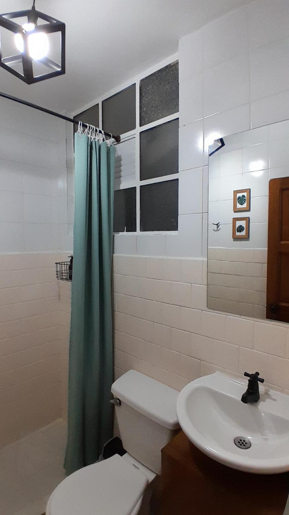 Independiente Bano Privado En La Macarena Bogotá