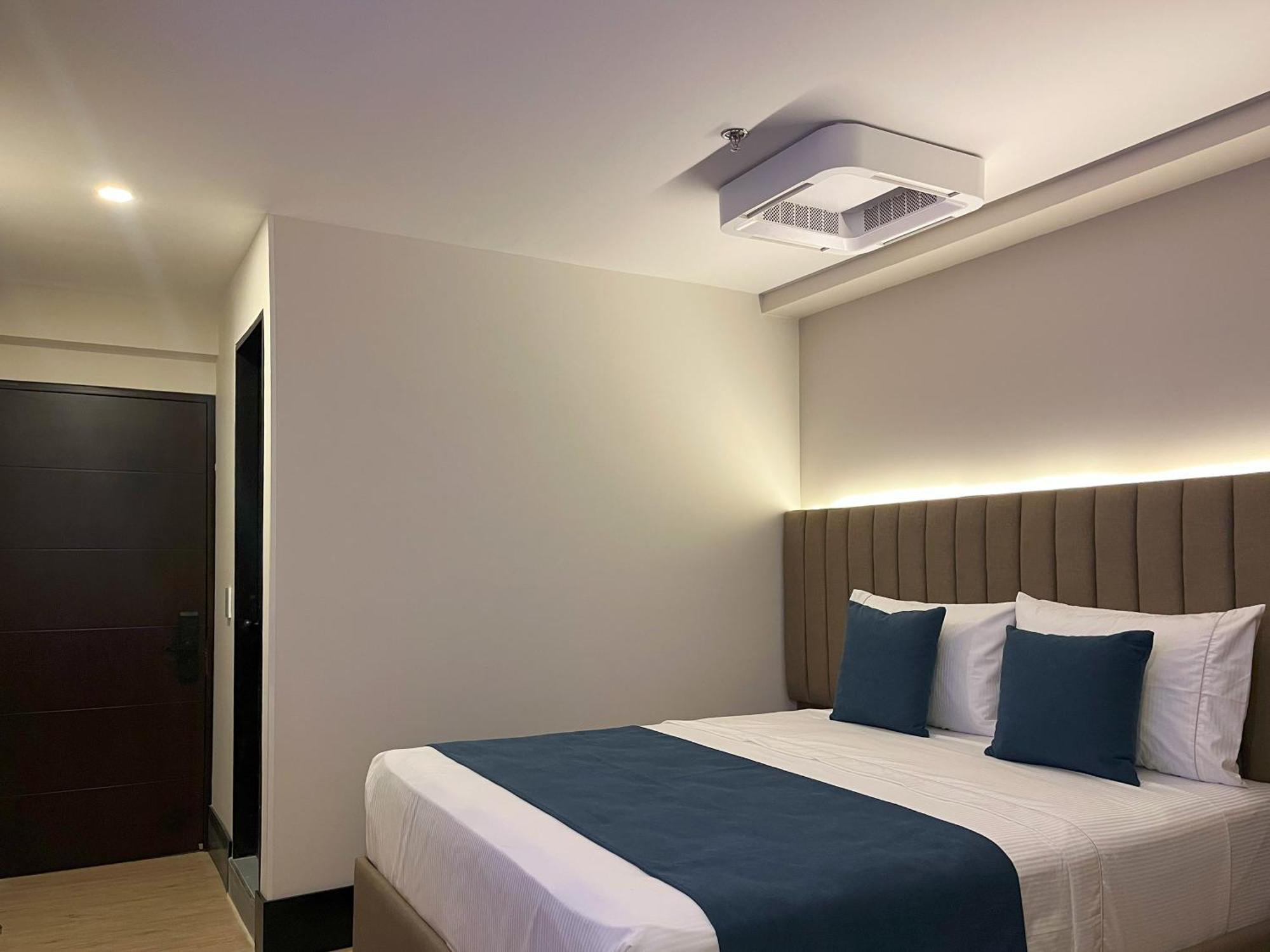 Continental Byhours Hotel 3*