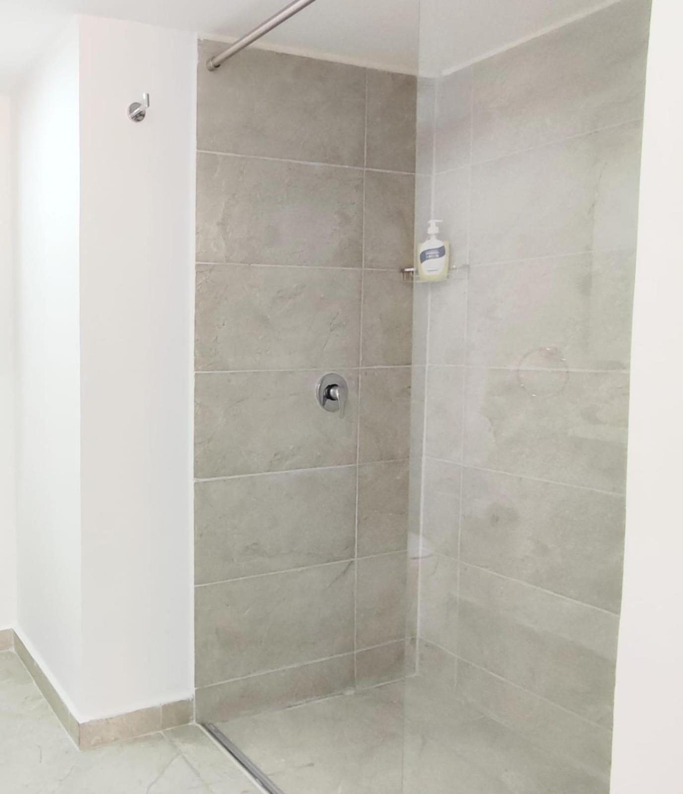 Unicentro Baño Y Balcón Privado Independiente