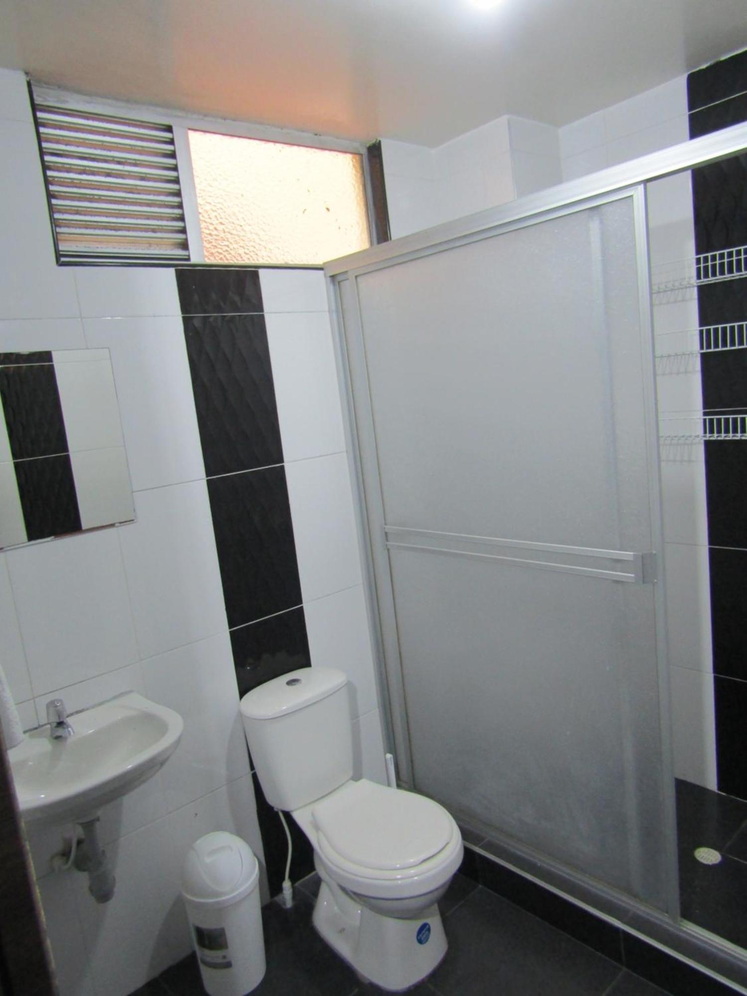 La Quinta Rent Short & Service Pensión